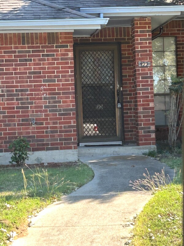 Photo - 122 Larchbrook Dr