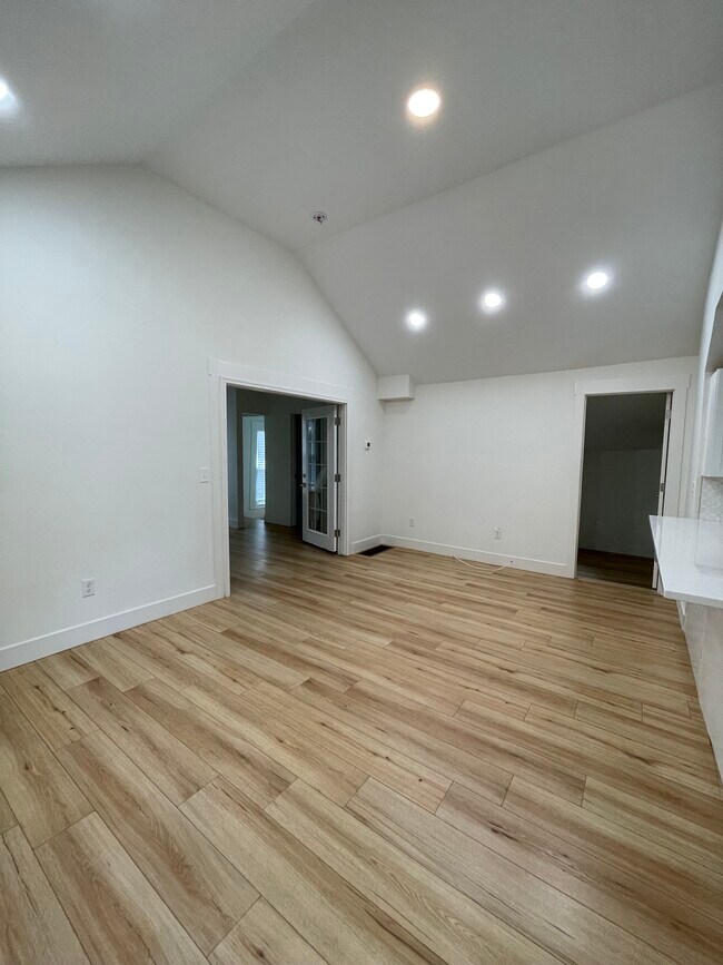 Photo - 64 E College Ave