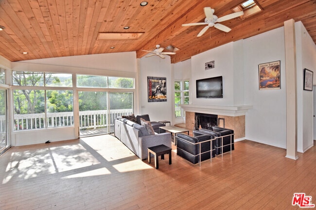 Building Photo - 2885 Searidge St Rental