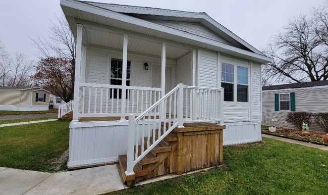 Photo - 49497 Au Lac Dr E