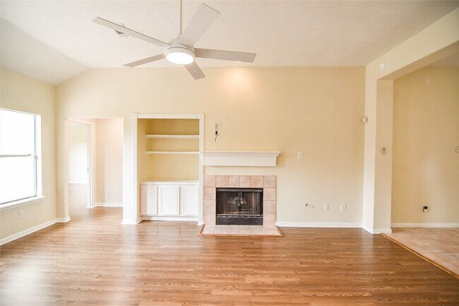 Photo - 1811 Ridgeway Trail