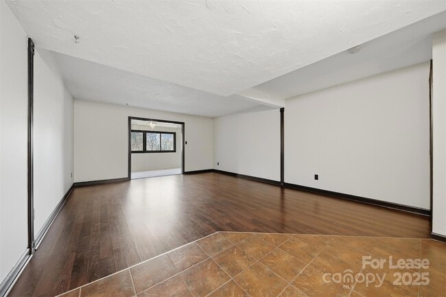 Photo - 2705 N Center St