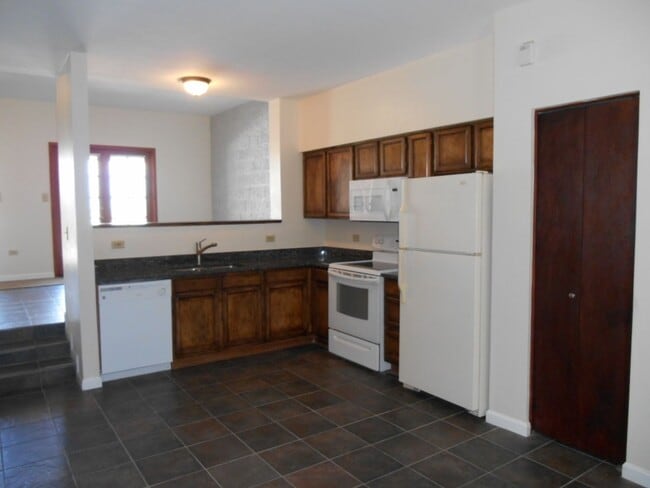 Photo - Eastside (Golf Links and Pantano) spacious 2nd floor 2 bed, 2 bath condo!