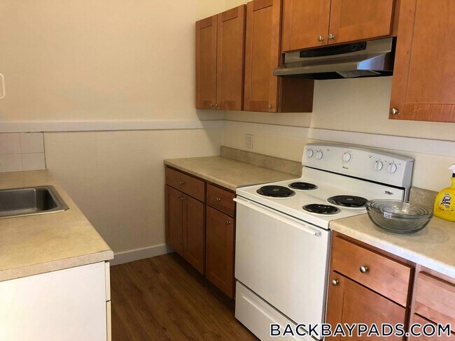 Photo - 504 Beacon St Unidad 51