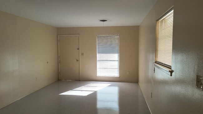 1002 Bloomfield Dr