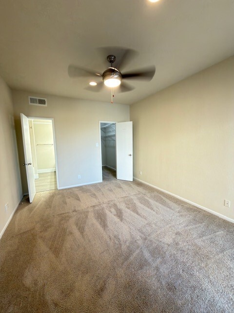 Building Photo - 1306 Marina Bay Dr Unit 305C