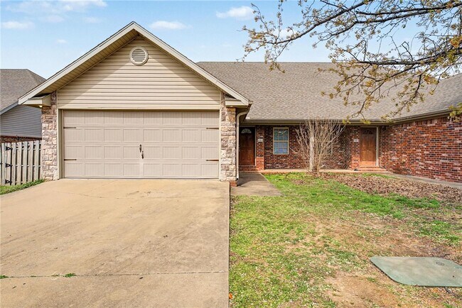 Photo - 3102 SW Deerfield Blvd