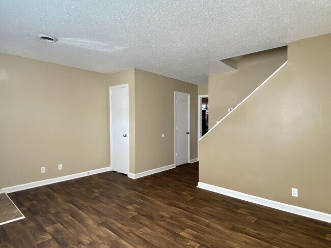 Photo - Walk to APSU!! 2 Bed/1.5 Bath! No carpet on main level!