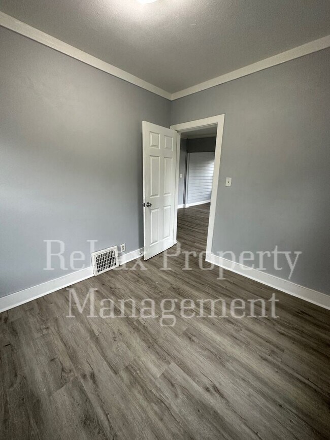 Single Family Home in Waukesha Rental House Rental in Waukesha, WI