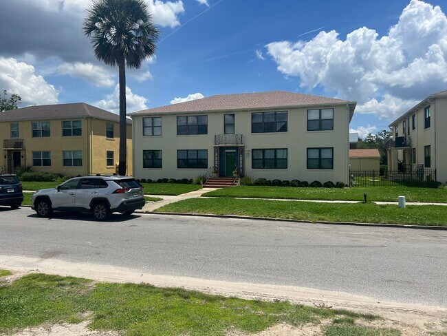 Photo - Beautiful renovated 1 bedroom Condo with R...