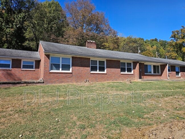 Building Photo - 112 E Dumplin Valley Rd
