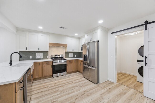 Photo - 3411 80th St