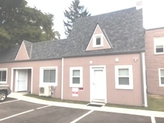 Building Photo - 1721 N Sheridan Rd Unit 4
