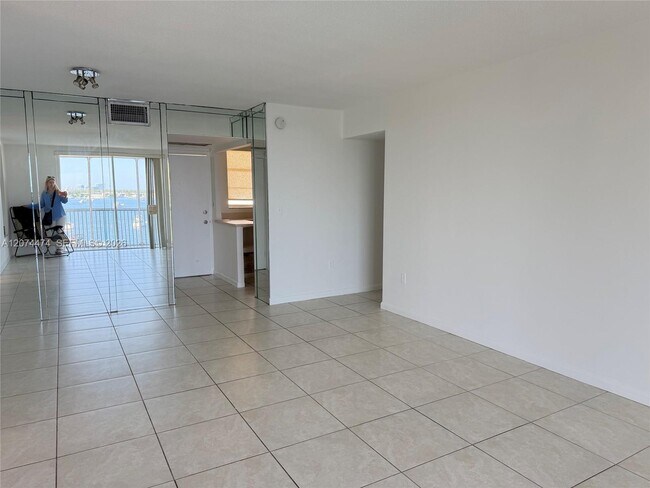 Photo - 2910 Point E Dr Unit M514