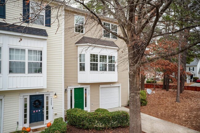 Photo - Beautiful Townhouse w/ 1st Floor Bedroom