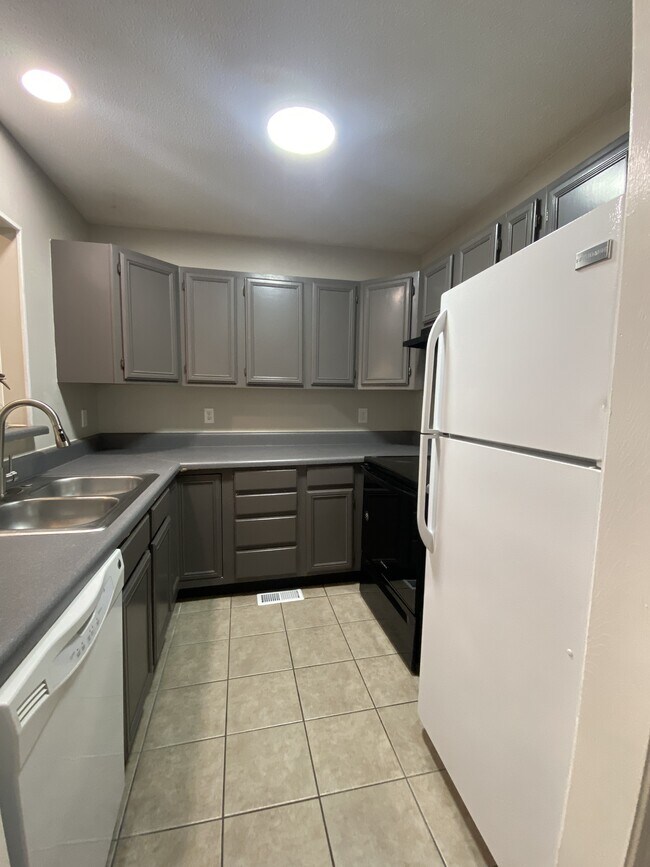 145 Viking Dr