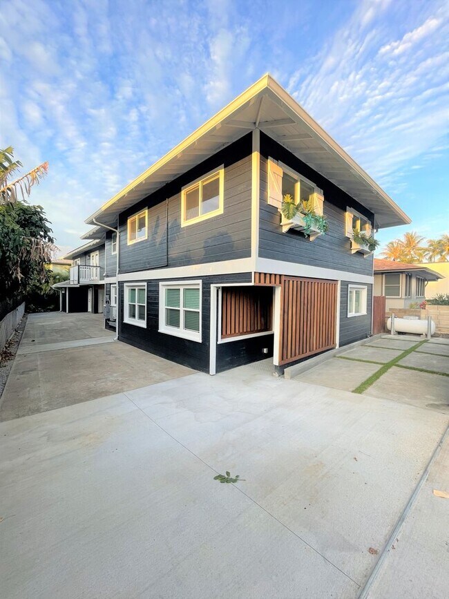 Building Photo - 3036 Monsarrat Ave Unit 2 Bed