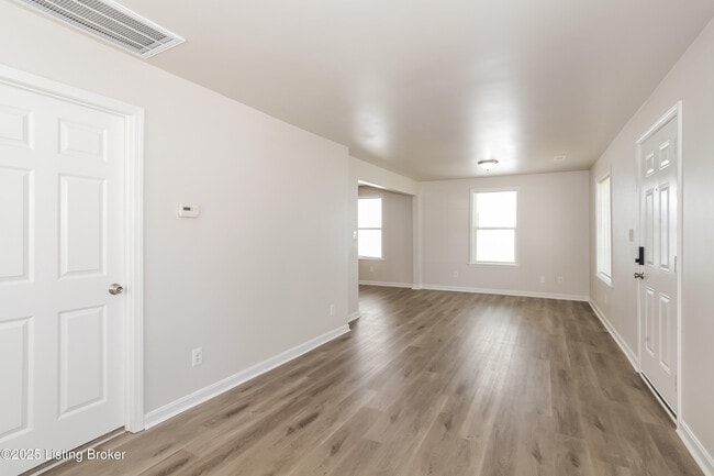 Photo - 5130 Fay Ave