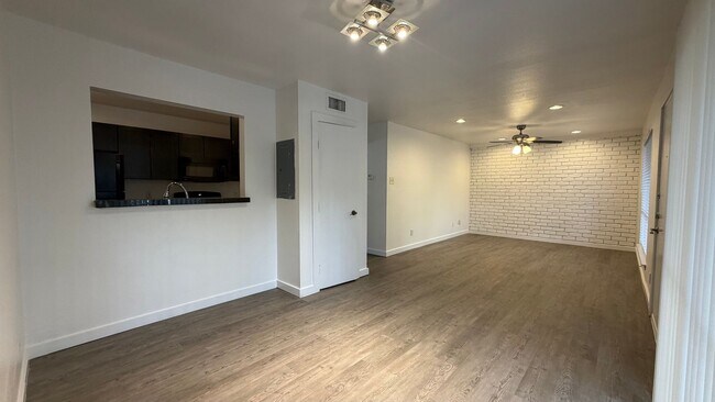 4123 Avondale Ave Unit 106-E
