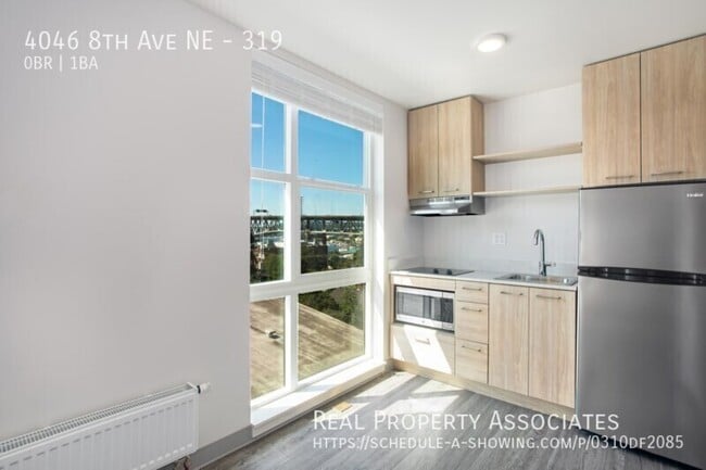 Photo - 4046 8th Ave NE Unidad 319