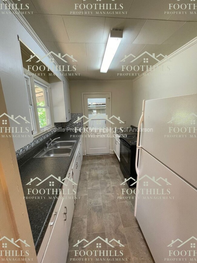 Photo - 4100 Standridge Rd