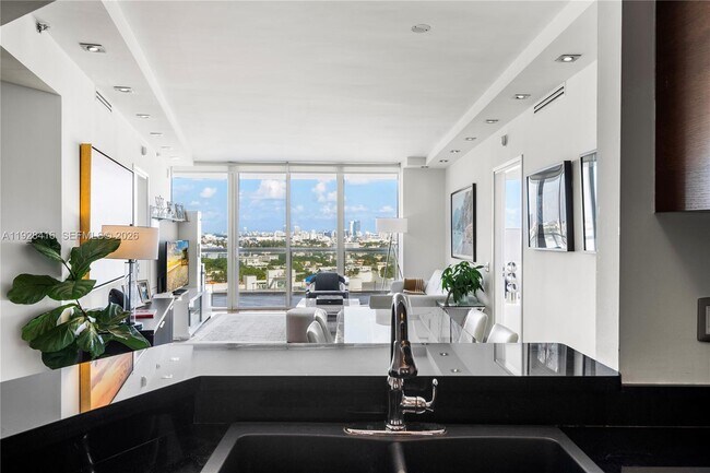 Building Photo - 450 Alton Rd Unit 1610