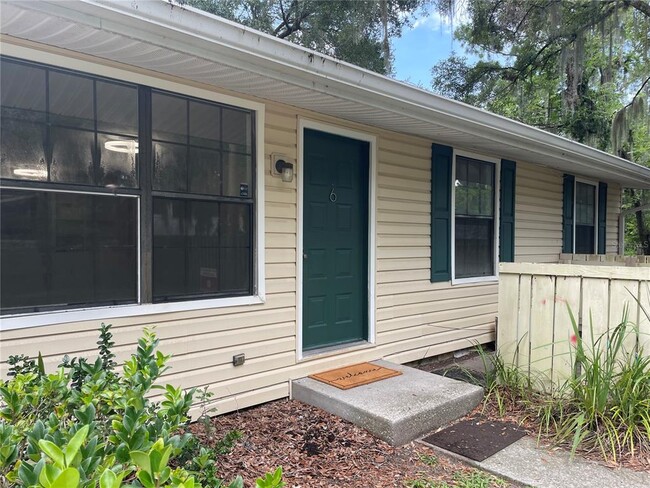 Building Photo - 2490 SW 14th Dr Unit 6 Rental