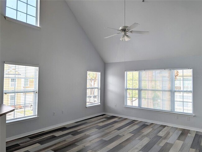 Photo - 5500 Rosehill Rd Unit 201