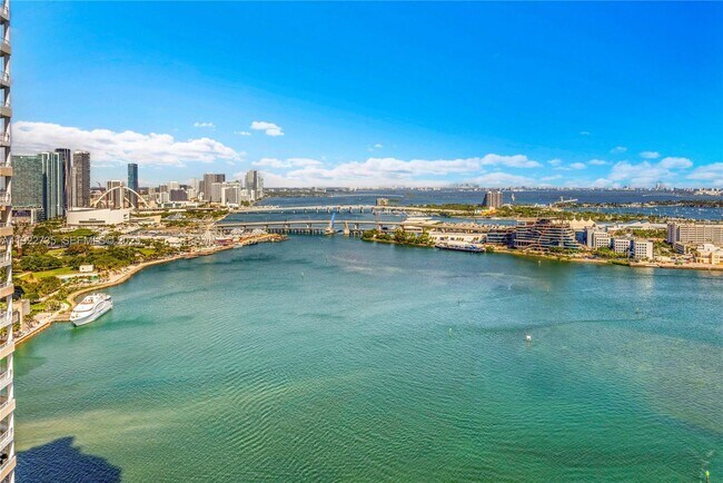 Photo - 808 Brickell Key Dr Unidad 3603