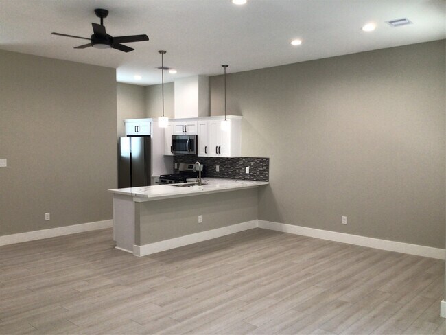 Building Photo - 2109 Marnel Rd Unit B Rental