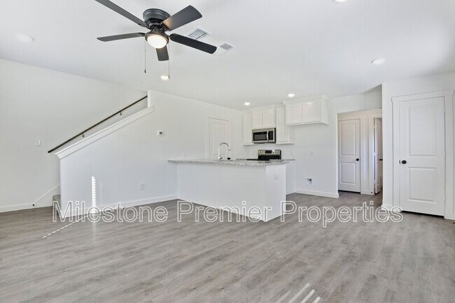 Photo - 601-603 W Johnson St