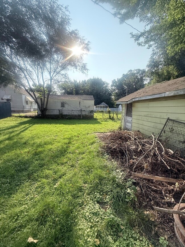 Photo - 1746 N Woodford St