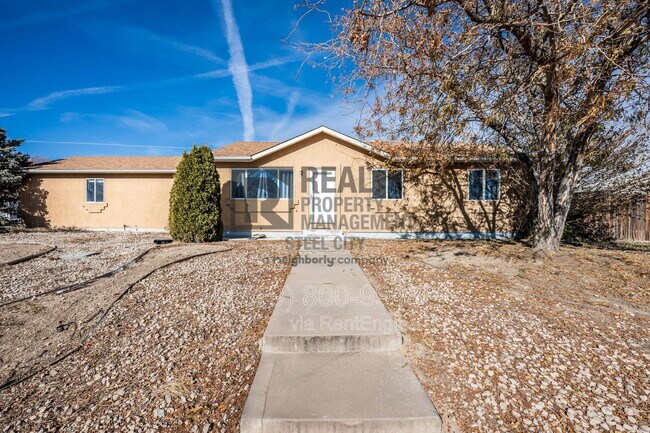 Building Photo - 4645 Ridge Dr