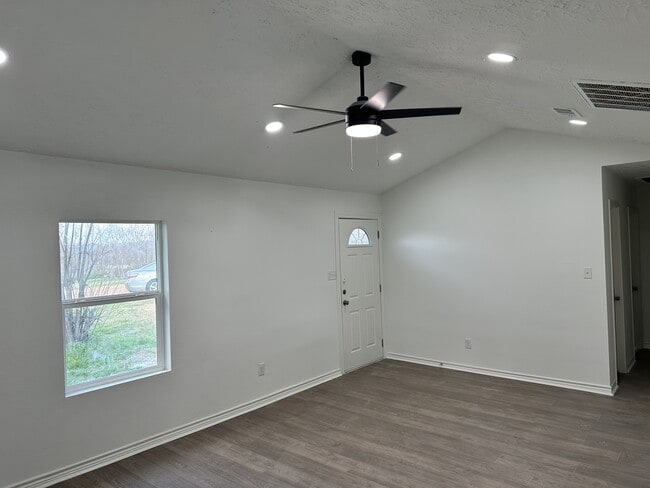 Photo - 11410 Red Hill Rd