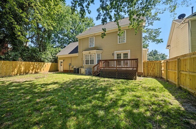 1250 W 27th St