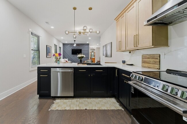 Photo - 907 Beecher St SW
