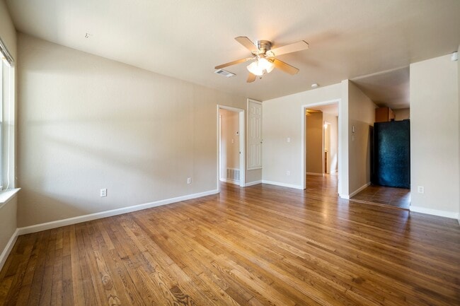 Photo - 4805 Evans Ave