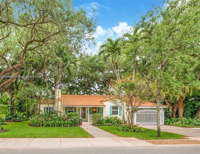 Building Photo - 1100 El Rado St Rental
