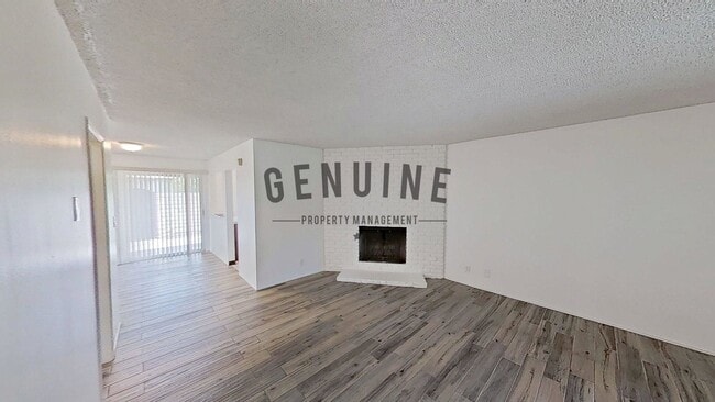 1107 W Memory Ln