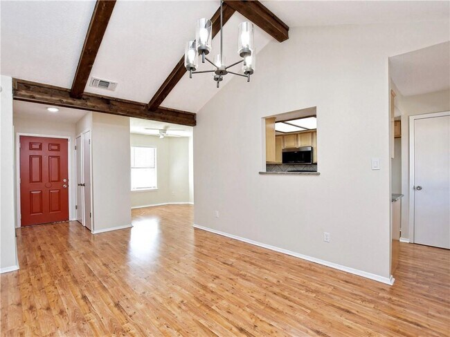 Photo - 604 Hill Cove