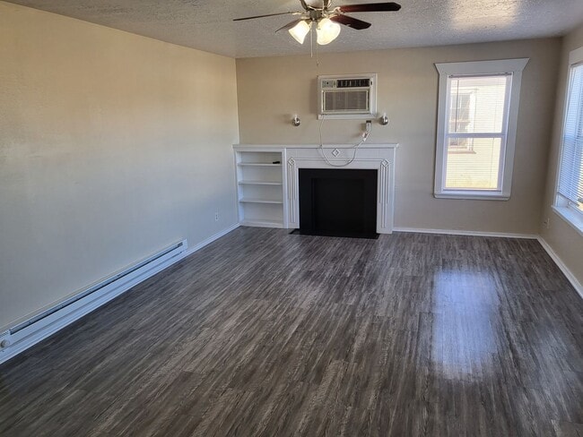 Photo - 929 W 16th St