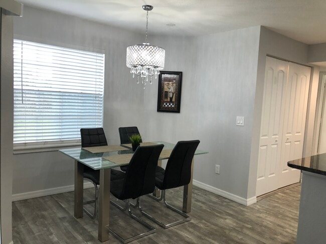 Dining Room - 7220 Westpointe Blvd Unit 1423