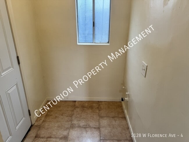 Photo - 2128 W Florence Ave Unit 4