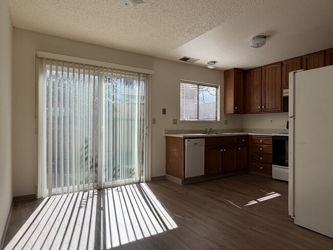 Photo - 2214 Myrtle Avenue