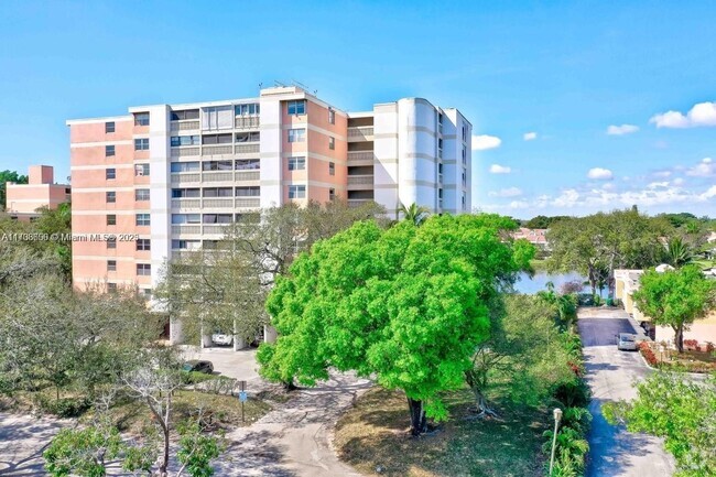 Building Photo - 3301 Spanish Moss Terrace Unit 302 Rental