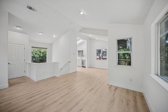 Photo - 2BD/1.5BA LIGHT & BRIGHT, MILL VALLEY HOME...
