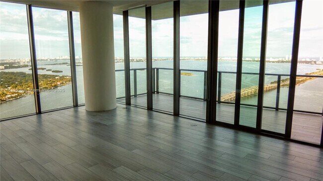 Photo - 3131 NE 7th Ave Condo Unit PH5103