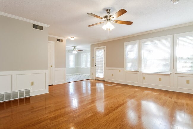 Photo - 7695 Stout Rd