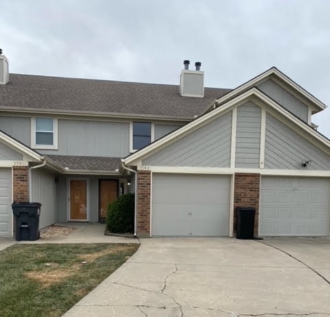 Photo - 504 NE Brookwood Cir Townhome