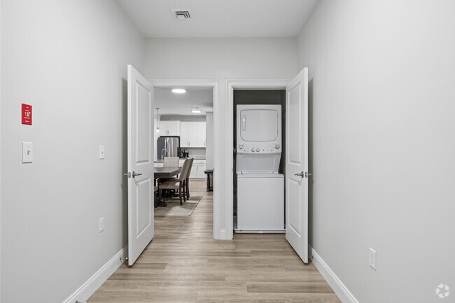 2BR, 2BA - 1,407SF - Laundry